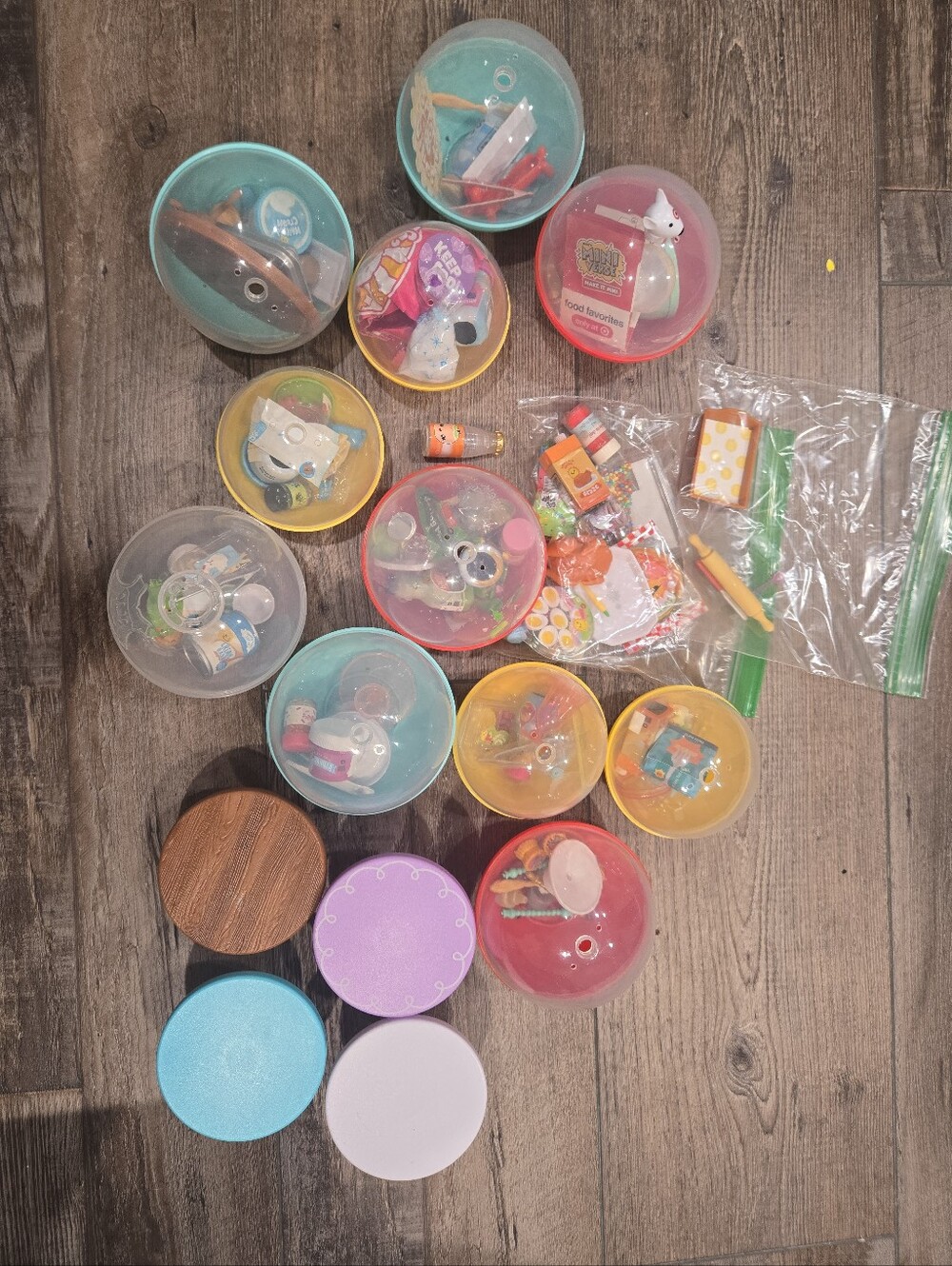MGM Mini Verse Random Capsule Toy Lot - Assorted Colors Extras Only, Not In Sets